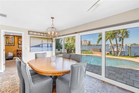 Villa ou maison à vendre à Redington Shores, Floride: 3 chambres, 178.28 m2 № 2415391 - photo 13
