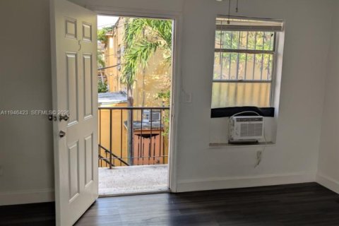 Apartment in Miami, Florida 2 bedrooms, 427.54 sq.m. № 2002765