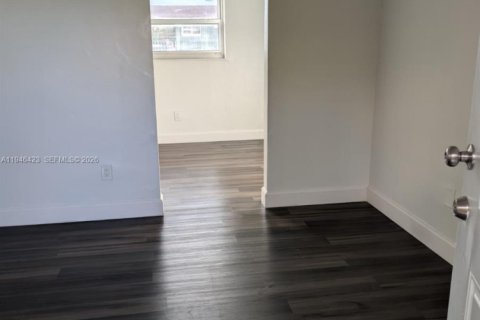 Apartment in Miami, Florida 2 bedrooms, 427.54 sq.m. № 2002765 - photo 16