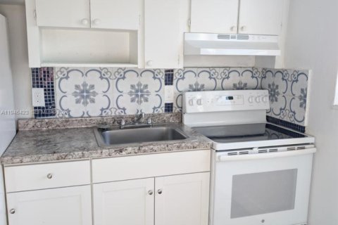 Apartment in Miami, Florida 2 bedrooms, 427.54 sq.m. № 2002765 - photo 7