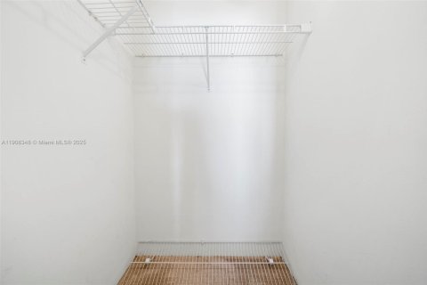 Снять в аренду кондоминиум в Авентура, Флорида 2 спальни, 109.72м2, № 1967891 - фото 12