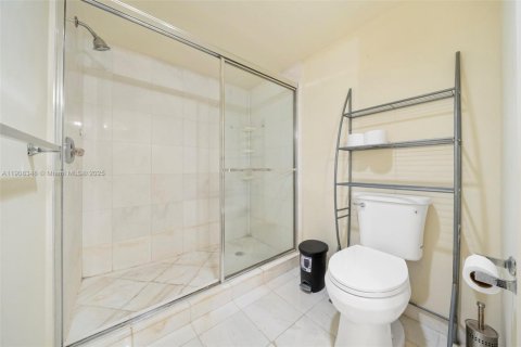 Снять в аренду кондоминиум в Авентура, Флорида 2 спальни, 109.72м2, № 1967891 - фото 8