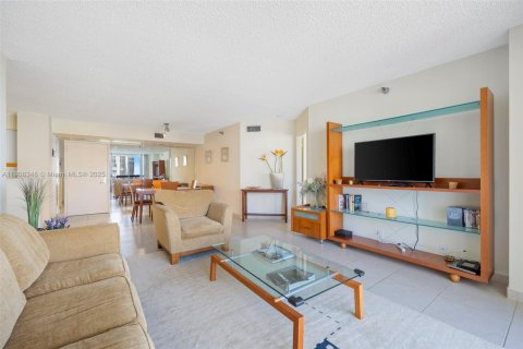 Снять в аренду кондоминиум в Авентура, Флорида 2 спальни, 109.72м2, № 1967891 - фото 15