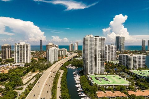 Снять в аренду кондоминиум в Авентура, Флорида 2 спальни, 109.72м2, № 1967891 - фото 24