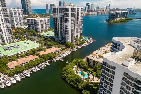 Снять в аренду кондоминиум в Авентура, Флорида 2 спальни, 109.72м2, № 1967891 - фото 23