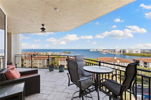 Condominio en venta en Tampa, Florida, 3 dormitorios, 237.37 m2 № 1735250 - foto 12