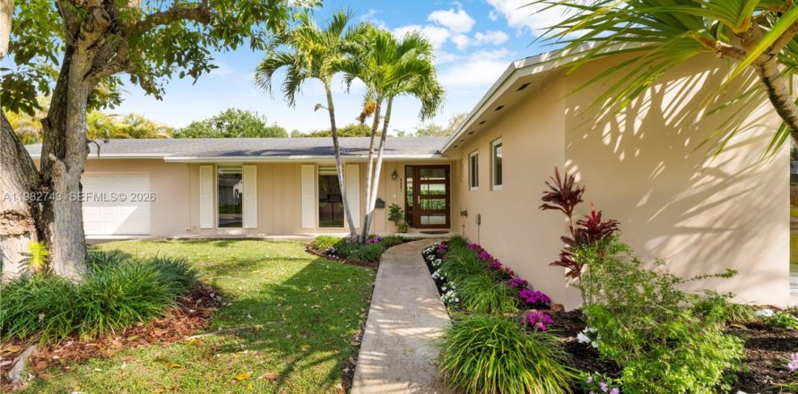 Дом в Пальметто-Бей, Флорида 5 спален, 199.93м2 № 2049725