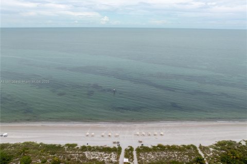 Condo in Key Biscayne, Florida, 3 bedrooms  № 2021592 - photo 26