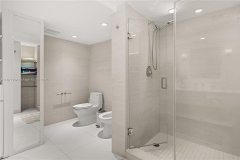 Condo in Key Biscayne, Florida, 3 bedrooms  № 2021592 - photo 11