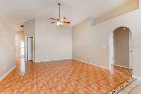Villa ou maison à louer à Lake Mary, Floride: 3 chambres, 138.98 m2 № 2092023 - photo 6