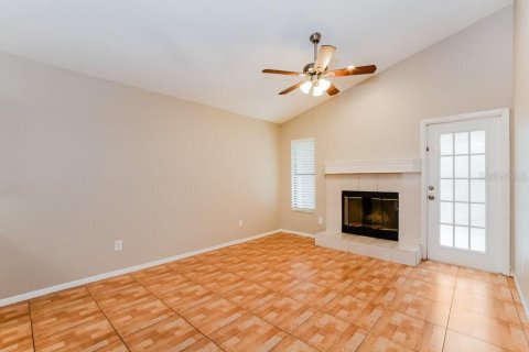 Villa ou maison à louer à Lake Mary, Floride: 3 chambres, 138.98 m2 № 2092023 - photo 5