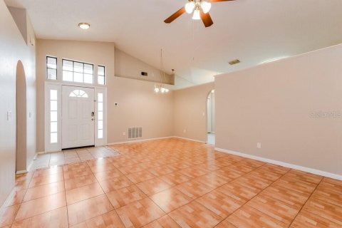 Villa ou maison à louer à Lake Mary, Floride: 3 chambres, 138.98 m2 № 2092023 - photo 4