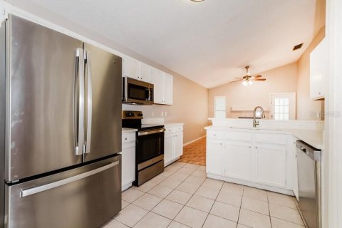Villa ou maison à louer à Lake Mary, Floride: 3 chambres, 138.98 m2 № 2092023 - photo 7