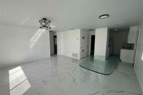Apartamento en alquiler en Orlando, Florida, 3 dormitorios, 172.8 m2 № 1910924 - foto 4