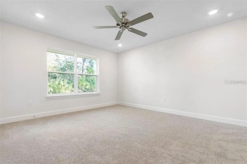 House in Palm Coast, Florida 4 bedrooms, 210.42 sq.m. № 2393575 - photo 4