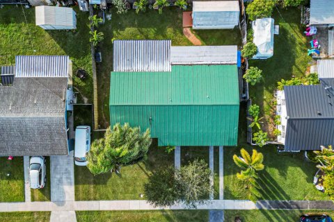 Casa en venta en Homestead, Florida, 3 dormitorios, 157.75 m2 № 1992199 - foto 1