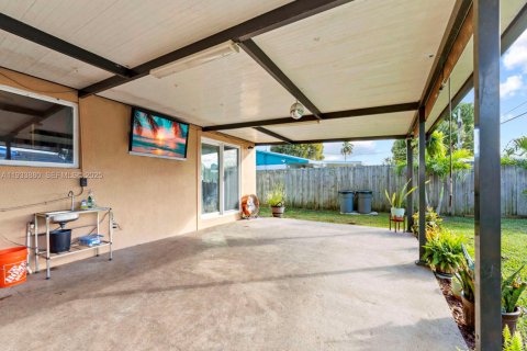 Casa en venta en Homestead, Florida, 3 dormitorios, 157.75 m2 № 1992199 - foto 28