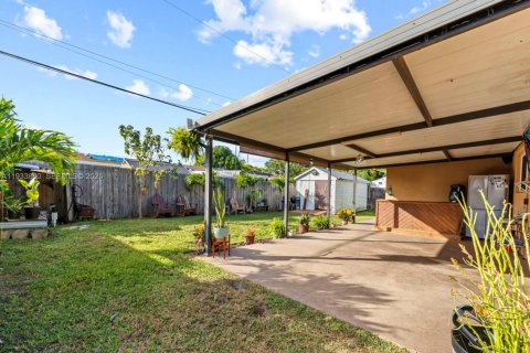 Casa en venta en Homestead, Florida, 3 dormitorios, 157.75 m2 № 1992199 - foto 25