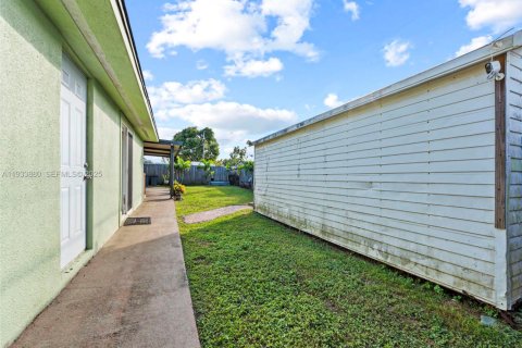 Casa en venta en Homestead, Florida, 3 dormitorios, 157.75 m2 № 1992199 - foto 29