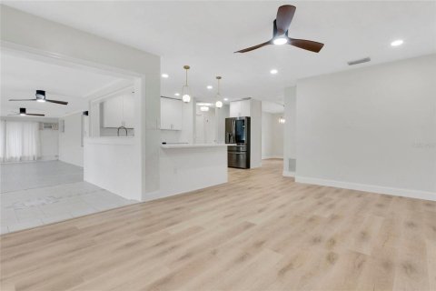 Villa ou maison à vendre à Maitland, Floride: 4 chambres, 230.58 m2 № 2236251 - photo 13