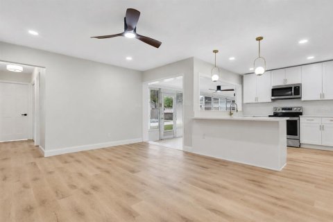 Villa ou maison à vendre à Maitland, Floride: 4 chambres, 230.58 m2 № 2236251 - photo 11