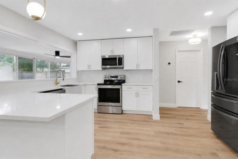 Villa ou maison à vendre à Maitland, Floride: 4 chambres, 230.58 m2 № 2236251 - photo 9