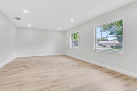Villa ou maison à vendre à Maitland, Floride: 4 chambres, 230.58 m2 № 2236251 - photo 5