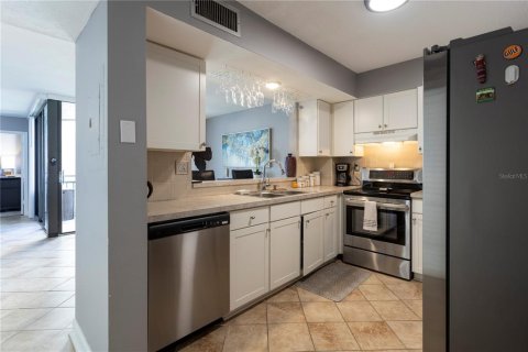 Condominio en venta en Saint Petersburg, Florida, 2 dormitorios, 100.52 m2 № 2103023 - foto 13