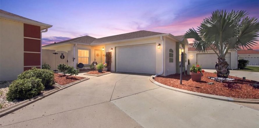Villa ou maison à The Villages, Floride 2 chambres, 101.64 m2 № 2342074
