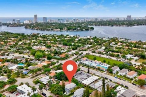 Снять в аренду виллу или дом в Майами-Бич, Флорида 1 спальня, 65.03м2, № 2083892 - фото 11