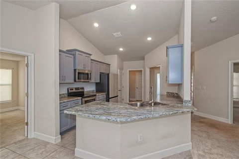 Villa ou maison à louer à Ocala, Floride: 4 chambres, 163.04 m2 № 2398453 - photo 12
