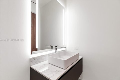 Condo in Miami, Florida, 3 bedrooms  № 2053093 - photo 25