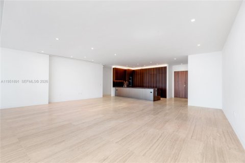 Condo in Miami, Florida, 3 bedrooms  № 2053093 - photo 13