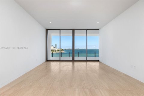 Condo in Miami, Florida, 3 bedrooms  № 2053093 - photo 16