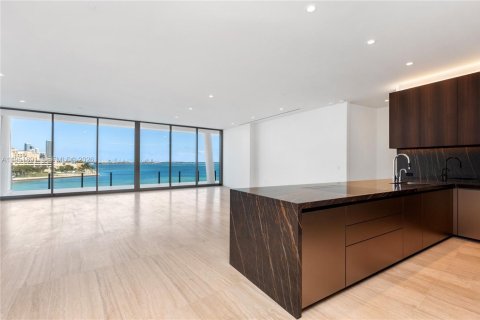 Condo in Miami, Florida, 3 bedrooms  № 2053093 - photo 4