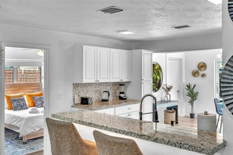 Casa en venta en Dania Beach, Florida, 4 dormitorios, 124.67 m2 № 2002361 - foto 15