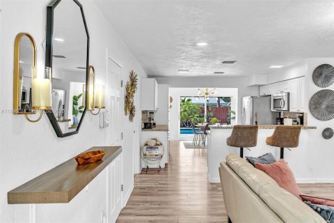 Casa en venta en Dania Beach, Florida, 4 dormitorios, 124.67 m2 № 2002361 - foto 2