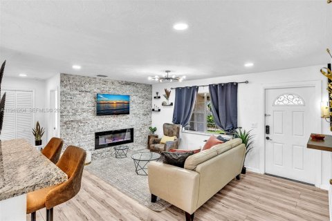 Casa en venta en Dania Beach, Florida, 4 dormitorios, 124.67 m2 № 2002361 - foto 8