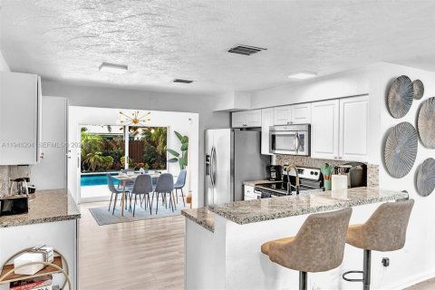 Casa en venta en Dania Beach, Florida, 4 dormitorios, 124.67 m2 № 2002361 - foto 19