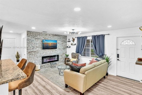 Casa en venta en Dania Beach, Florida, 4 dormitorios, 124.67 m2 № 2002361 - foto 10