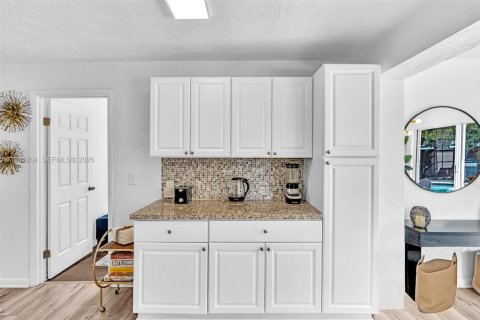 Casa en venta en Dania Beach, Florida, 4 dormitorios, 124.67 m2 № 2002361 - foto 24