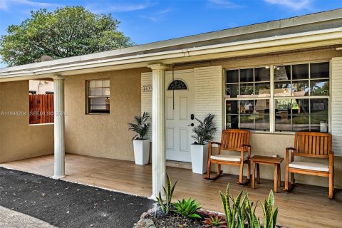 Casa en venta en Dania Beach, Florida, 4 dormitorios, 124.67 m2 № 2002361 - foto 5