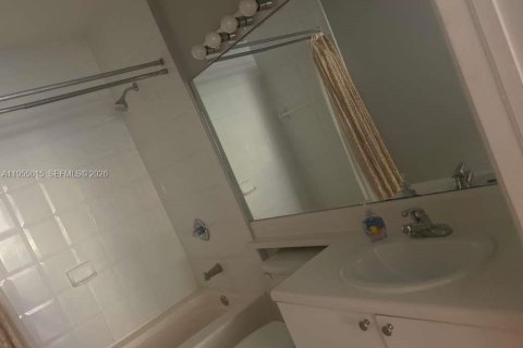 Condominio en alquiler en Tamarac, Florida, 2 dormitorios, 91.14 m2 № 2011384 - foto 20