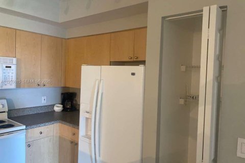 Condominio en alquiler en Tamarac, Florida, 2 dormitorios, 91.14 m2 № 2011384 - foto 11