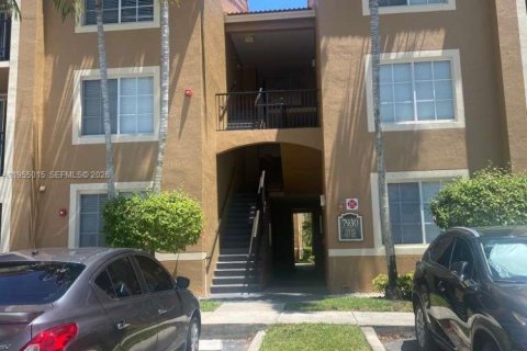 Condominio en Tamarac, Florida, 2 dormitorios  № 2011384