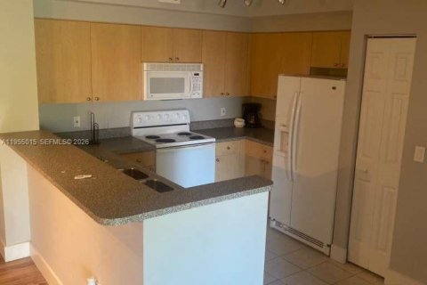 Condominio en alquiler en Tamarac, Florida, 2 dormitorios, 91.14 m2 № 2011384 - foto 9