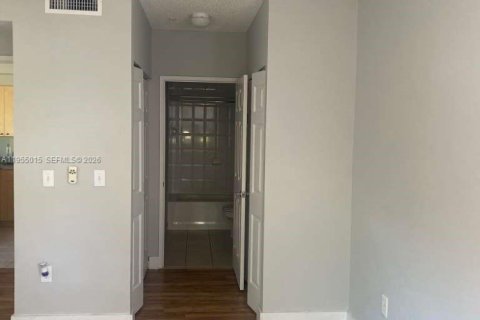 Condominio en alquiler en Tamarac, Florida, 2 dormitorios, 91.14 m2 № 2011384 - foto 18