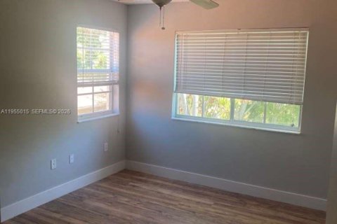 Condominio en alquiler en Tamarac, Florida, 2 dormitorios, 91.14 m2 № 2011384 - foto 14