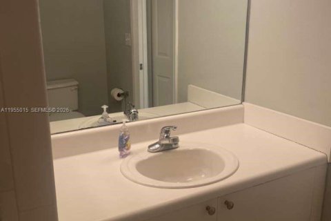 Condominio en alquiler en Tamarac, Florida, 2 dormitorios, 91.14 m2 № 2011384 - foto 23