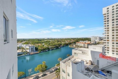 Copropriété à louer à Miami Beach, Floride: 1 chambre, 83.7 m2 № 1999159 - photo 17